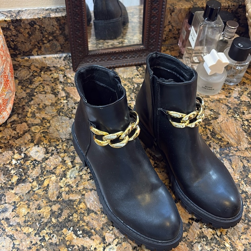 Black boots w/ gold chain detail